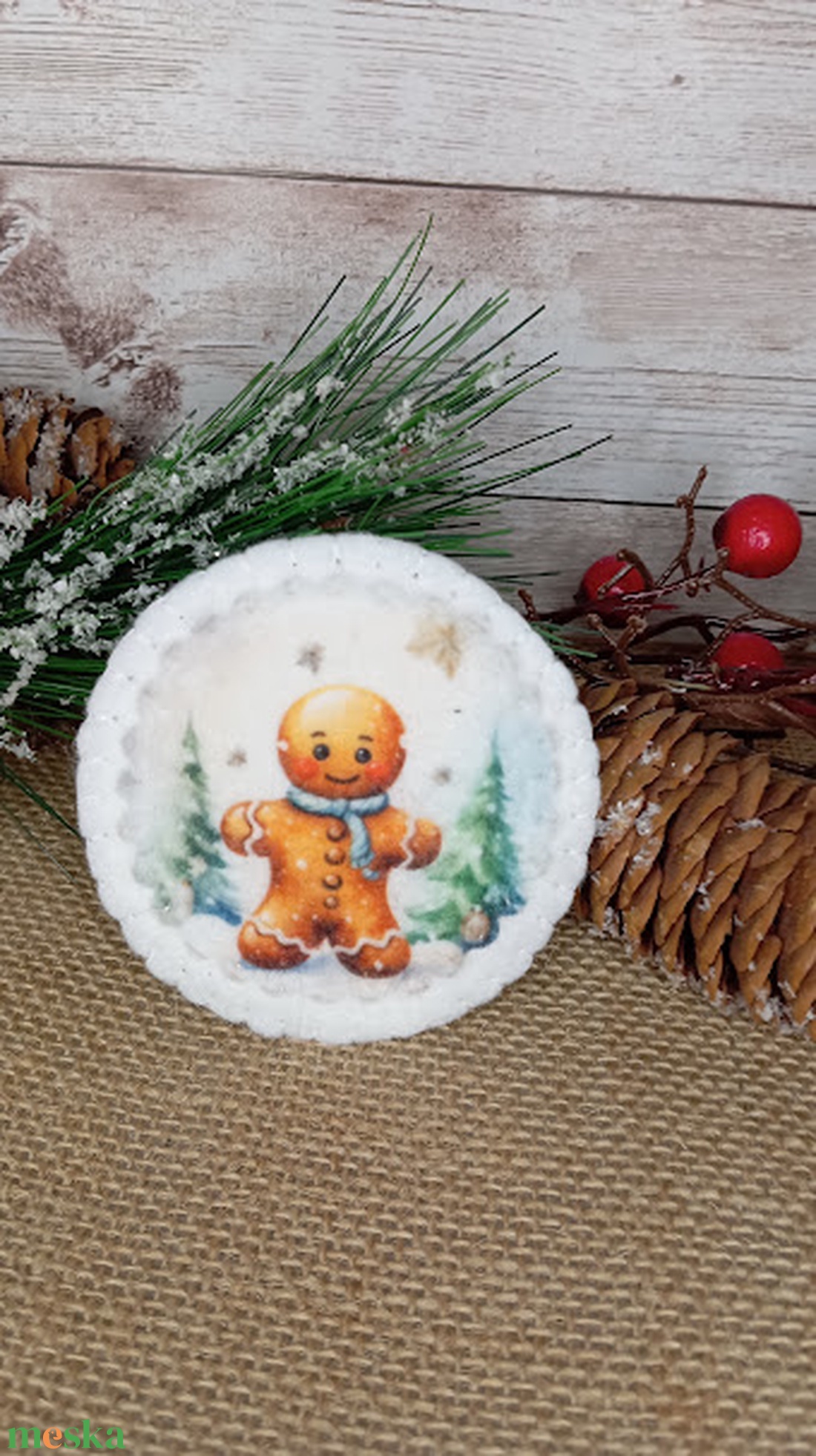 Mézi a havas fák között-hűtőmágnes - karácsony - karácsonyi lakásdekoráció - karácsonyi lakásdíszek - Meska.hu