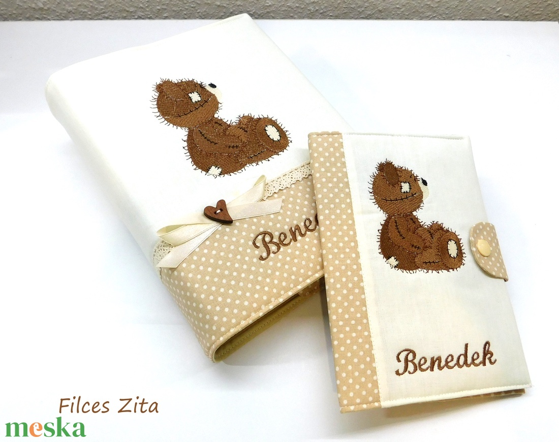 Teddy macis baba fotóalbum hímzett névvel - textil fényképalbum macival - otthon & életmód - papír, írószer - album & fotóalbum - Meska.hu Teddy macis baba fotóalbum hímzett névvel - textil fényképalbum macival - otthon & életmód - papír, írószer - album & fotóalbum - Meska.hu