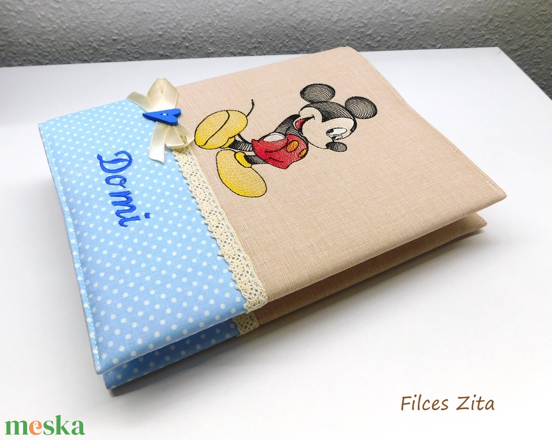 Mickey egeres baba fotóalbum hímzett névvel - textil fényképalbum hímzett névvel - otthon & életmód - papír, írószer - album & fotóalbum - Meska.hu Mickey egeres baba fotóalbum hímzett névvel - textil fényképalbum hímzett névvel - otthon & életmód - papír, írószer - album & fotóalbum - Meska.hu