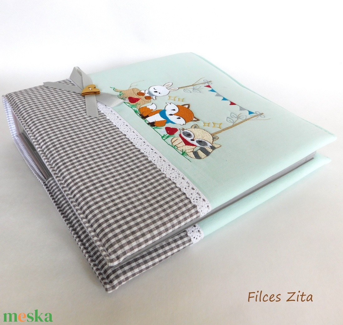 Erdei állatos hímzett baba album / erdei állatos fotóalbum hímzett névvel is - otthon & életmód - papír, írószer - album & fotóalbum - Meska.hu Erdei állatos hímzett baba album / erdei állatos fotóalbum hímzett névvel is - otthon & életmód - papír, írószer - album & fotóalbum - Meska.hu