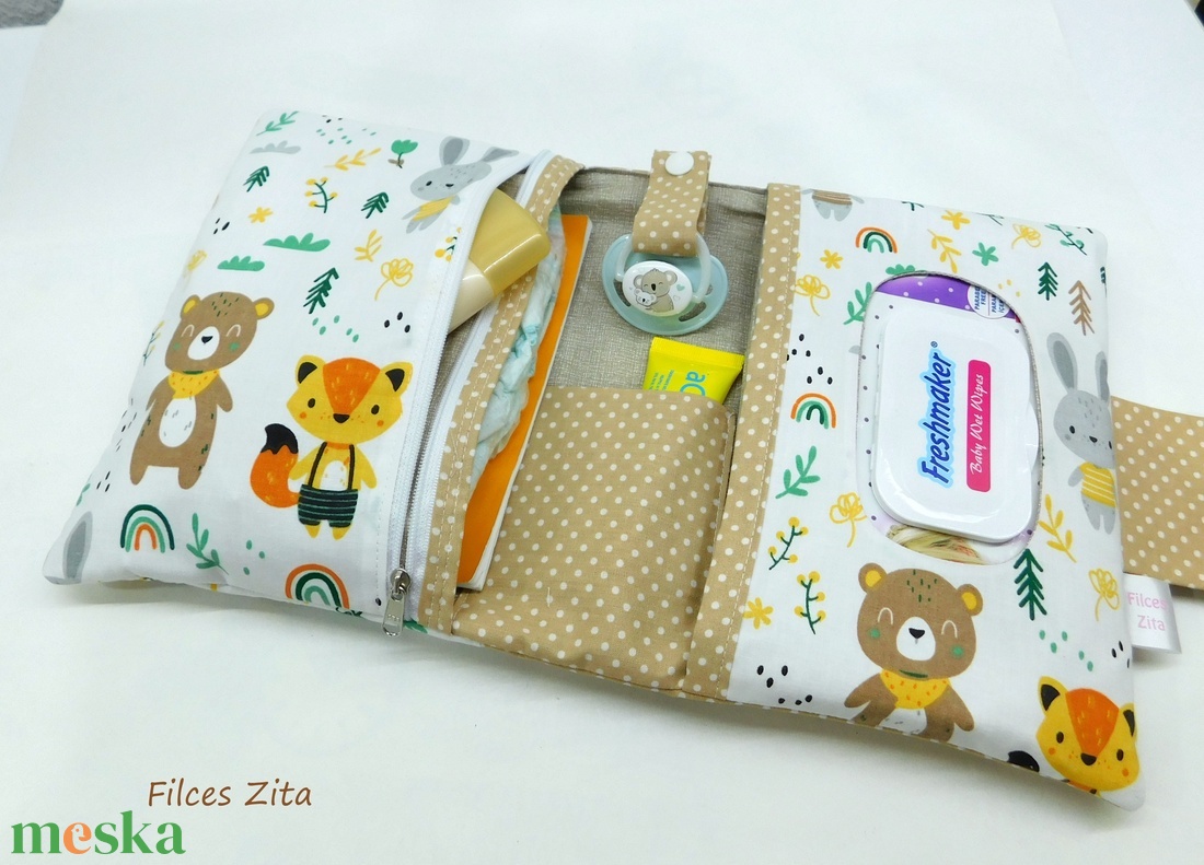 Macis erdei állatos pelenkatáska - textil pelenkatartó tok névhímzéssel - táska & tok - pelenkatáska - pelenkatartó tok - Meska.hu Macis erdei állatos pelenkatáska - textil pelenkatartó tok névhímzéssel - táska & tok - pelenkatáska - pelenkatartó tok - Meska.hu