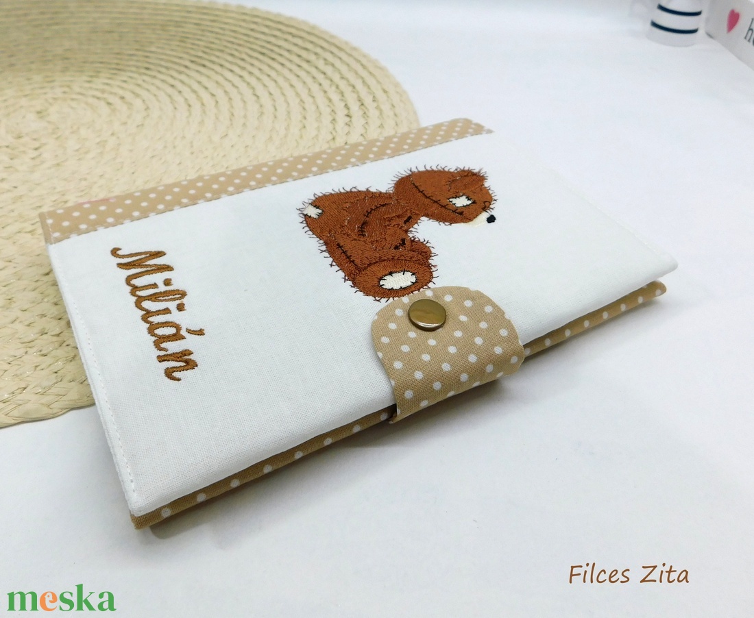 Macis egészségügyi kiskönyv borító - textil eü borító hímzett névvel - otthon & életmód - papír, írószer - egészségügyi kiskönyv borító - Meska.hu Macis egészségügyi kiskönyv borító - textil eü borító hímzett névvel - otthon & életmód - papír, írószer - egészségügyi kiskönyv borító - Meska.hu