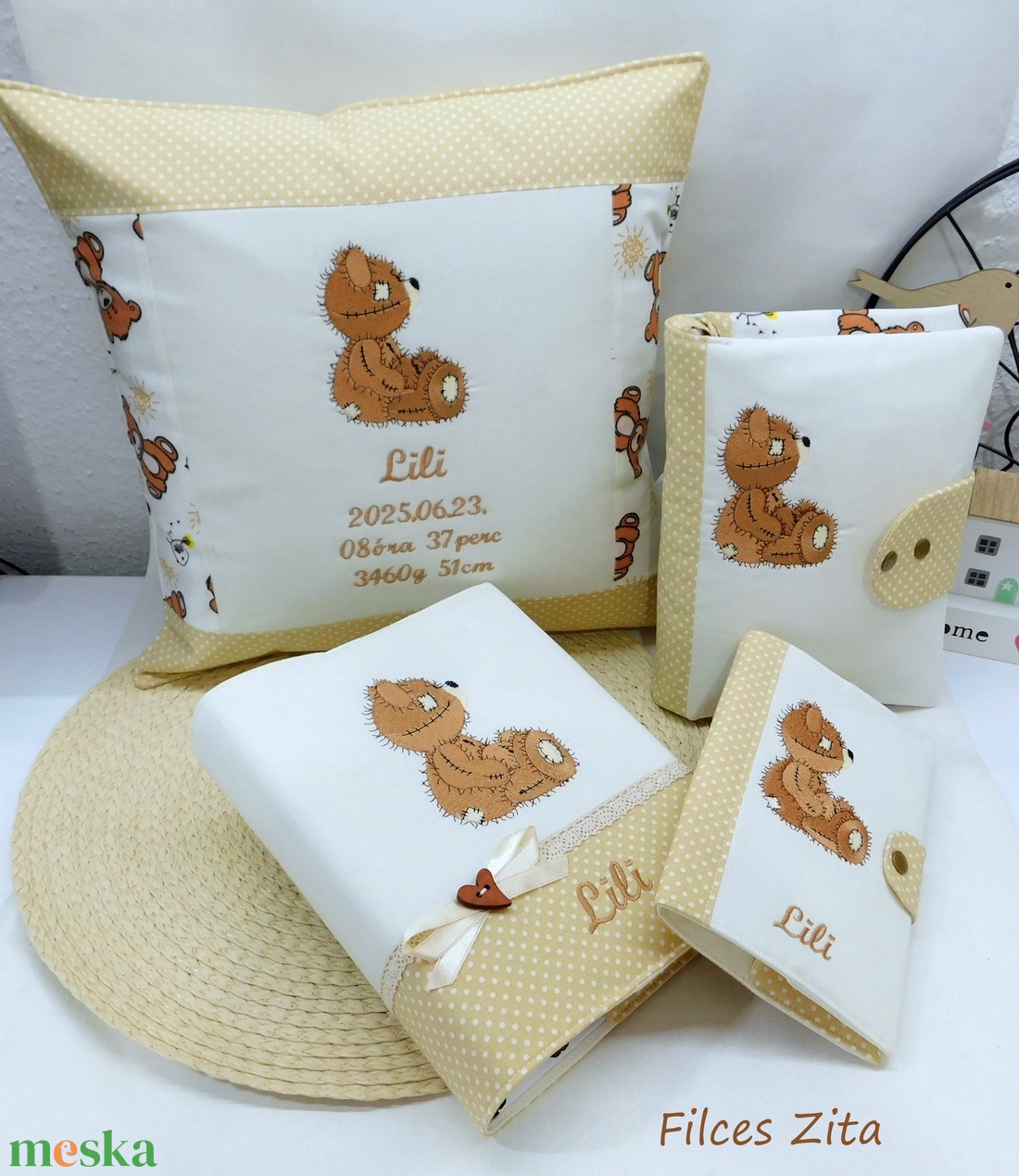 Macis egészségügyi kiskönyv borító -  textil eü borító hímzett névvel  - otthon & életmód - papír, írószer - egészségügyi kiskönyv borító - Meska.hu