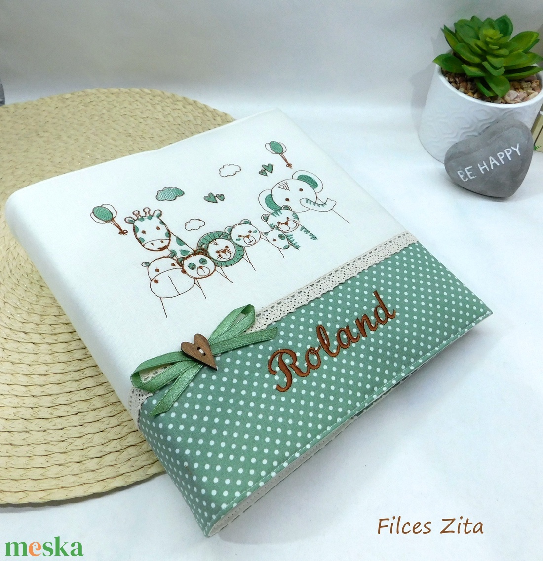 Szafari állatos hímzett baba album / szafari állatos fotóalbum névhímzéssel  - otthon & életmód - papír, írószer - album & fotóalbum - Meska.hu