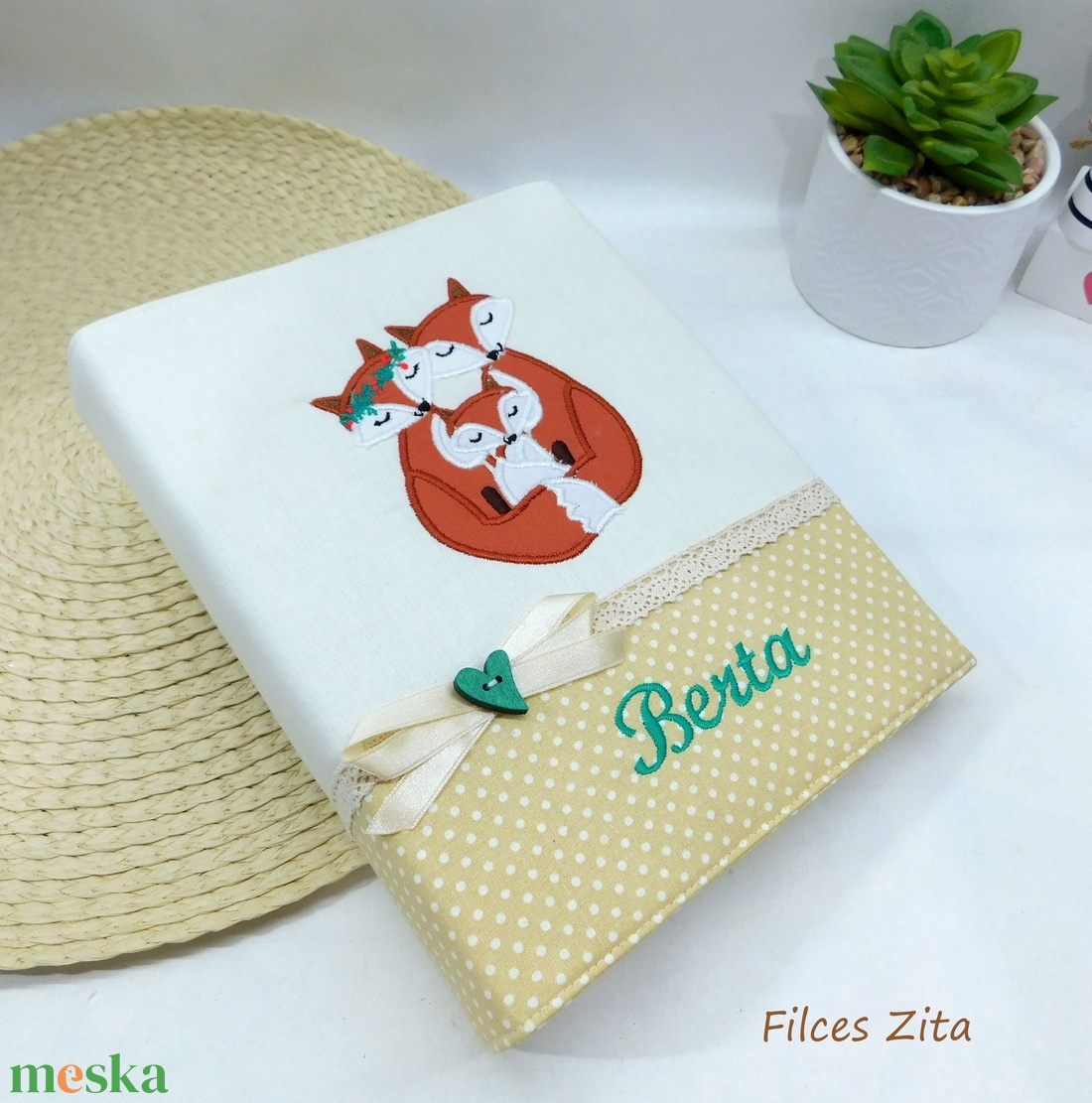 Rókás hímzett baba fotóalbum névvel - egyedi fényképalbum névhímzéssel - album rókával - otthon & életmód - papír, írószer - album & fotóalbum - Meska.hu