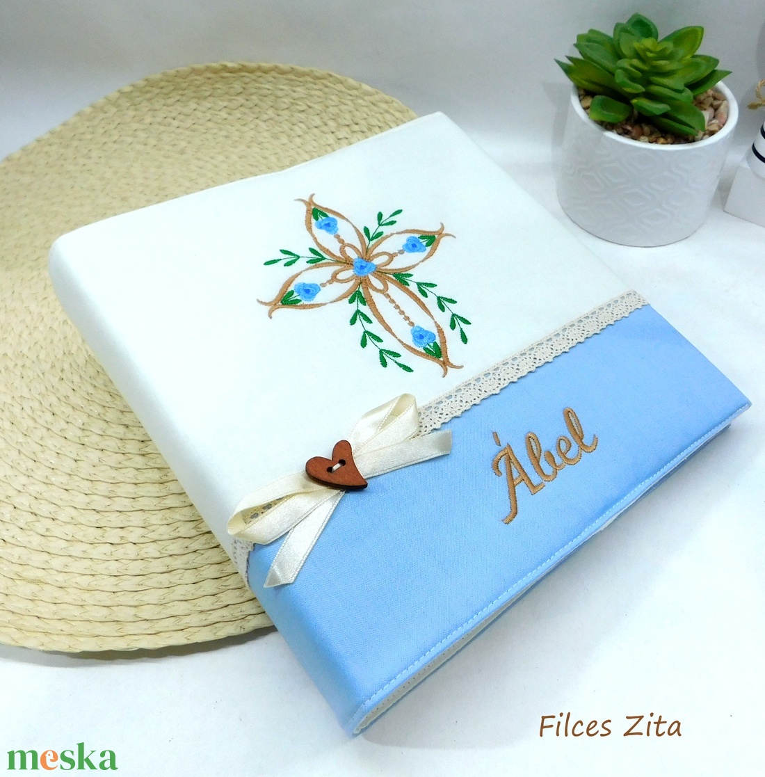 Fotóalbum keresztelőre  - textil fényképalbum hímzett névvel - otthon & életmód - papír, írószer - album & fotóalbum - Meska.hu