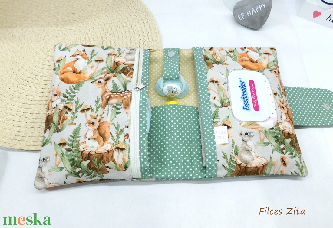 Erdei állatos pelenkatáska -  pelenkatartó tok névhímzéssel - táska & tok - pelenkatáska - pelenkatartó tok - Meska.hu