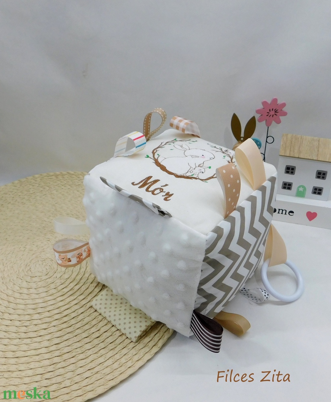 Nyuszis babalátogató ajándékcsomag - babaköszöntő ajándék névhímzéssel - baba - mama - babalátogató ajándékcsomag - Meska.hu