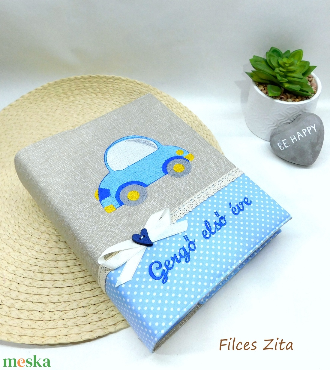 Autós hímzett baba fotóalbum névvel - textil fényképalbum hímzett névvel - otthon & életmód - papír, írószer - album & fotóalbum - Meska.hu