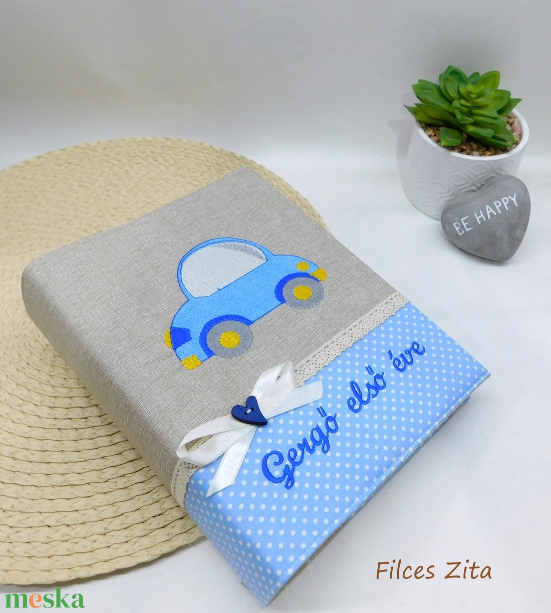 Autós hímzett baba fotóalbum névvel - textil fényképalbum hímzett névvel - otthon & életmód - papír, írószer - album & fotóalbum - Meska.hu