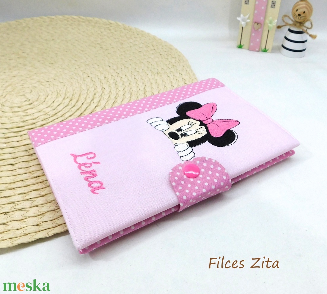 Minnie egészségügyi kiskönyv borító névhímzéssel - eü textil borító névvel - baba - mama - babaemlékek - egészségügyi kiskönyv borító - Meska.hu