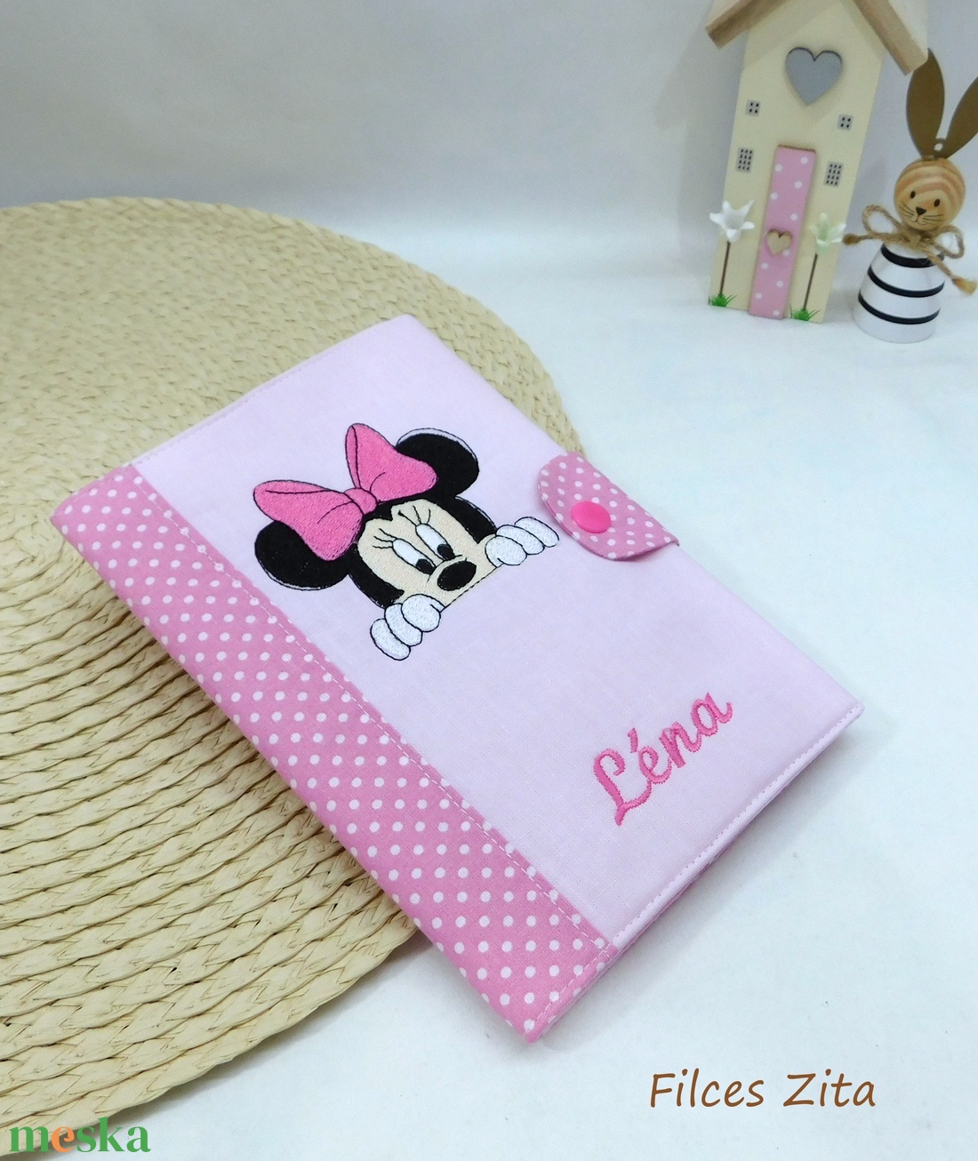 Minnie egészségügyi kiskönyv borító névhímzéssel - eü textil borító névvel - baba - mama - babaemlékek - egészségügyi kiskönyv borító - Meska.hu