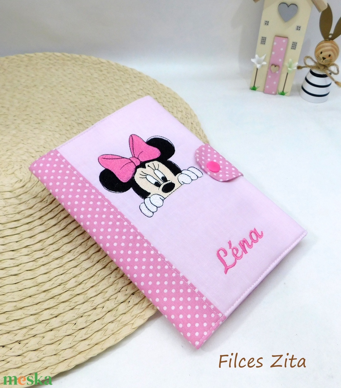 Minnie egészségügyi kiskönyv borító névhímzéssel - eü textil borító névvel - baba - mama - babaemlékek - egészségügyi kiskönyv borító - Meska.hu
