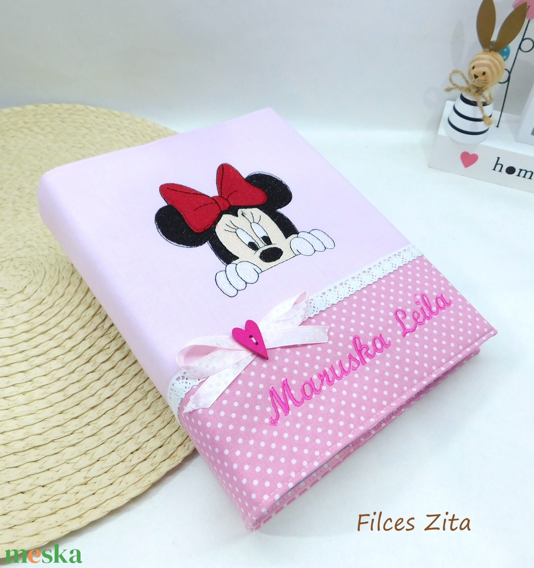 Minnie egeres  hímzett baba fotóalbum - textil fényképalbum névhímzéssel - egyedi babaalbum - otthon & életmód - papír, írószer - album & fotóalbum - Meska.hu