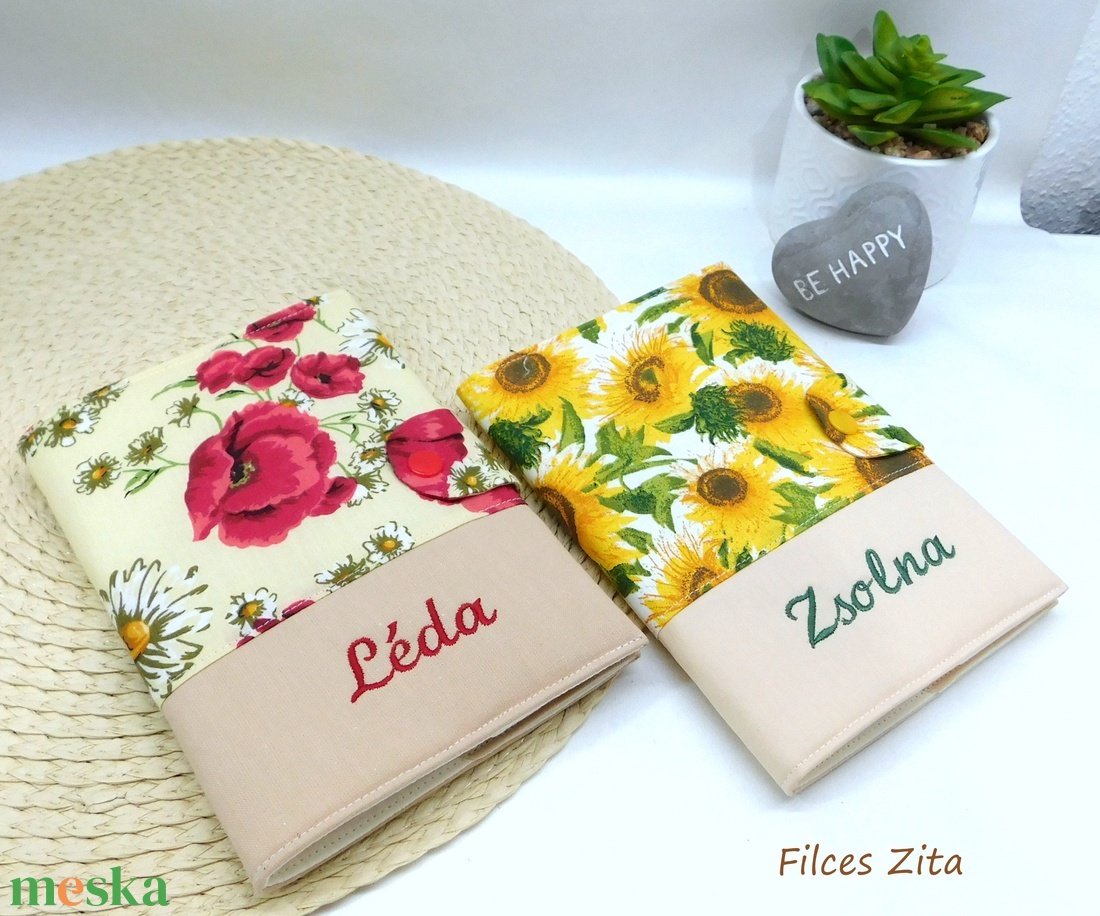Egészségügyi kiskönyv borító névhímzéssel - eü textil borító névvel - napraforgó - baba - mama - babaemlékek - egészségügyi kiskönyv borító - Meska.hu