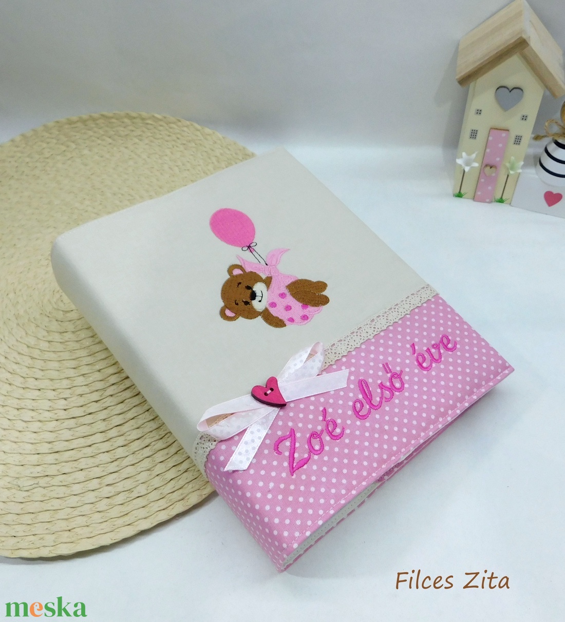 Macis fotóalbum hímzett névvel - textil fényképalbum névvel - otthon & életmód - papír, írószer - album & fotóalbum - Meska.hu