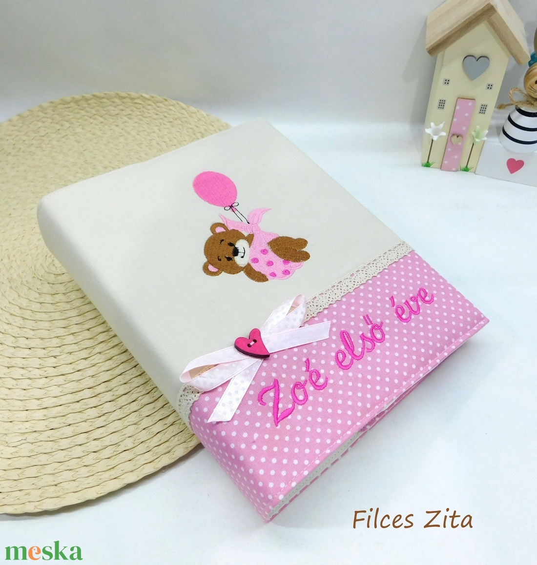 Macis fotóalbum hímzett névvel - textil fényképalbum névvel - otthon & életmód - papír, írószer - album & fotóalbum - Meska.hu