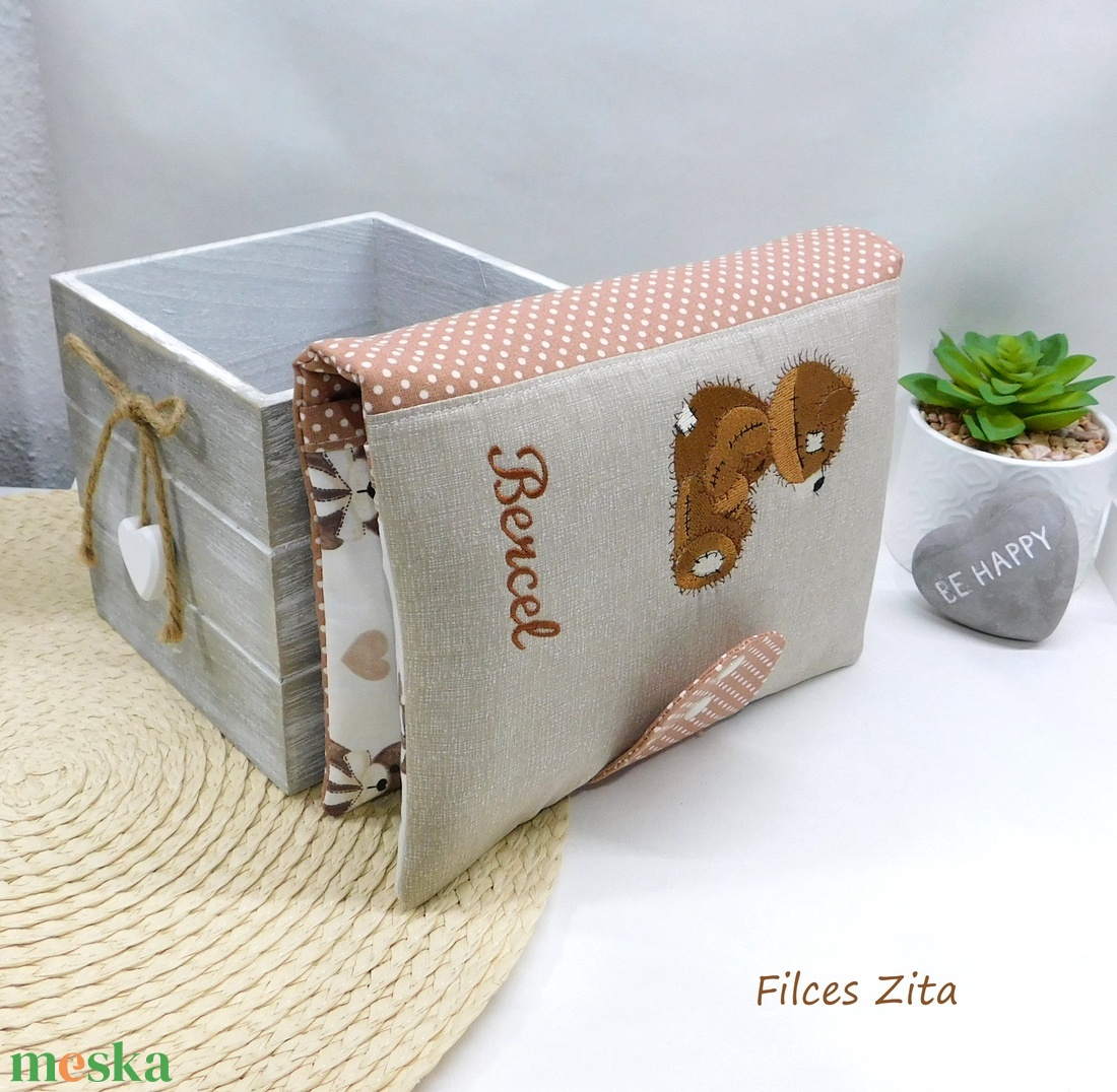 Macis pelenkázó neszesszer - névre szóló pelenkatáska- pelenkatartó táska  - baba - mama - pelenkázó, babafürdető kellékek - pelenkázó neszeszer, pelenkatartó - Meska.hu