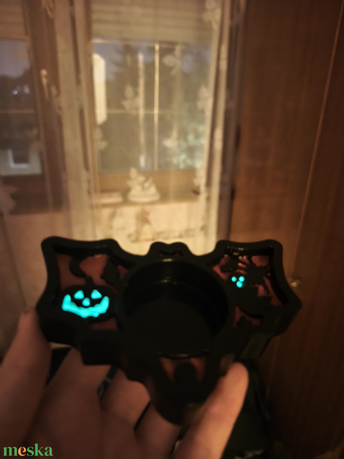 Sötétben világító gótikus denevér mécsestartó, fekete-piros halloweeni szobadekor - otthon & életmód - dekoráció - halloween - halloweeni asztaldísz - Meska.hu