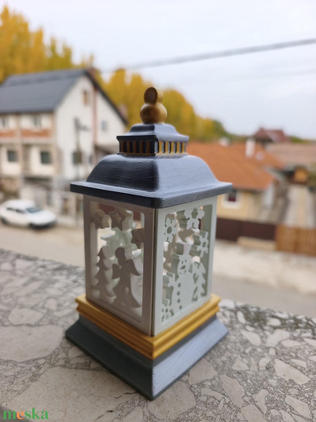 Kézzel festett kerámia karácsonyi lámpás ezüst és arany részletekkel, áttört lampion mécsestartó - karácsony - karácsonyi lakásdekoráció - karácsonyi gyertyás asztaldísz - Meska.hu