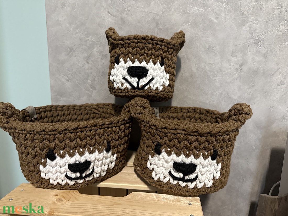 Horgolt macis kosár szett  - baba - mama - babaszobabútor - játéktároló - Meska.hu