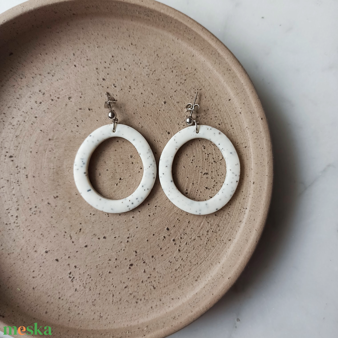 Ovális  bedugós fülbevaló - ékszer - fülbevaló - lógó fülbevaló - Meska.hu