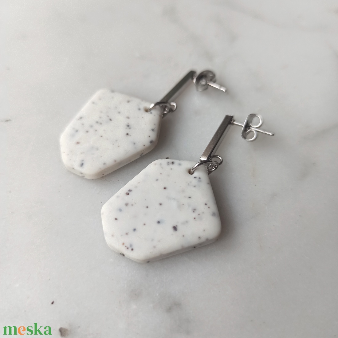 Szögletes bedugós fülbevaló - ékszer - fülbevaló - lógó fülbevaló - Meska.hu