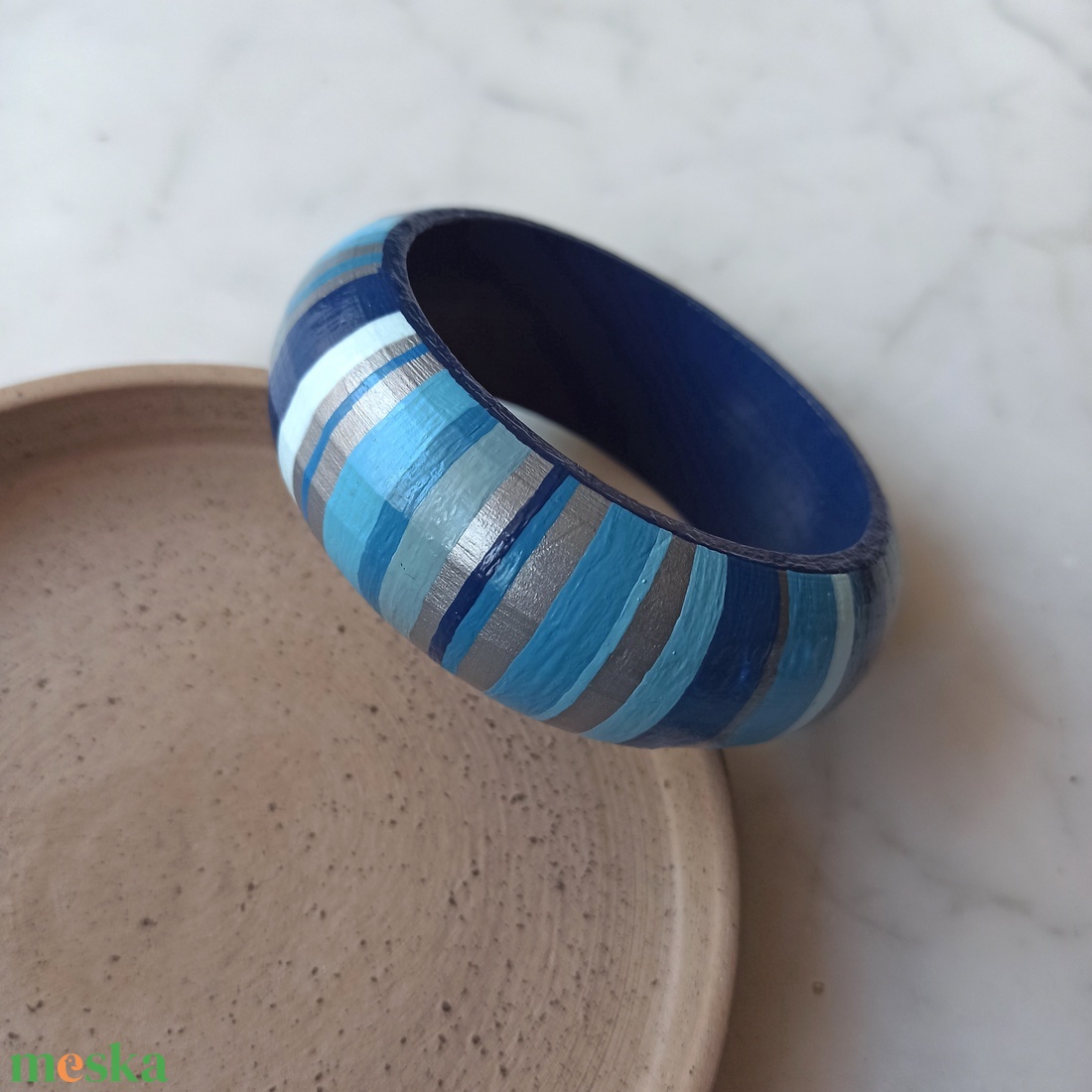 Csíkos festett fa karkötő - ékszer - karkötő - karperec - Meska.hu