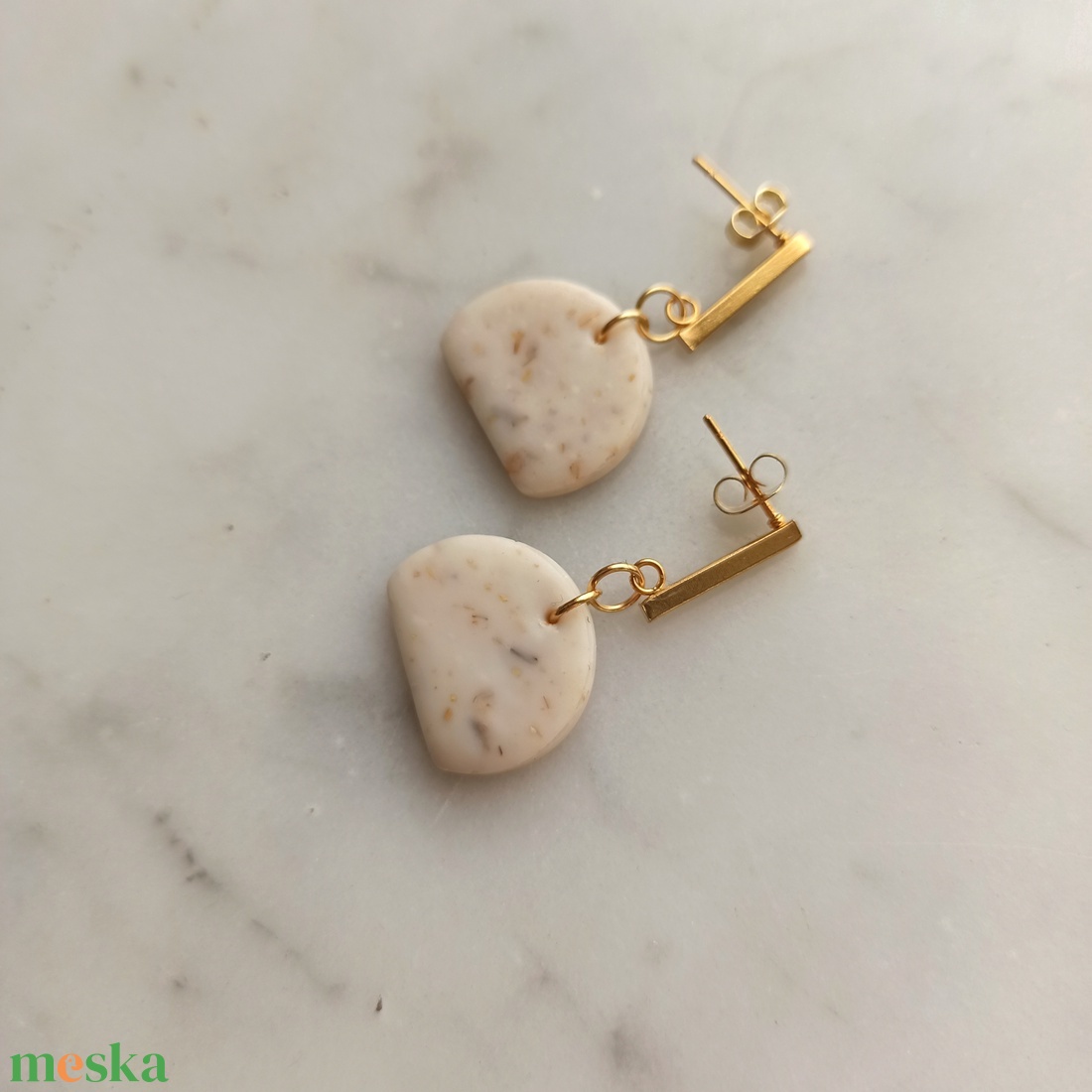 Félkör bedugós gyurma fülbevaló - ékszer - fülbevaló - lógó fülbevaló - Meska.hu