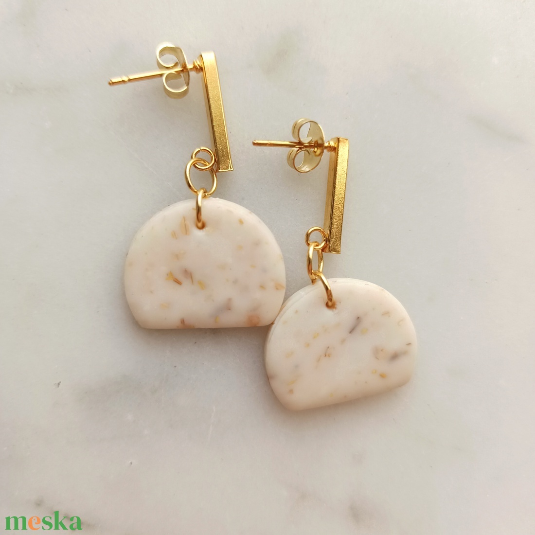 Félkör bedugós gyurma fülbevaló - ékszer - fülbevaló - lógó fülbevaló - Meska.hu