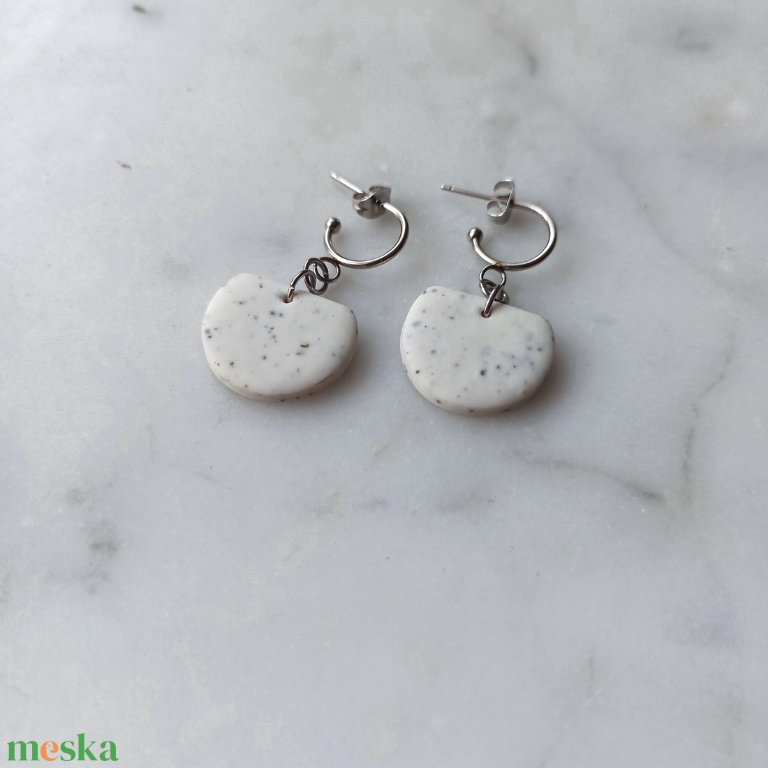 Félkör bedugós gyurma fülbevaló - ékszer - fülbevaló - lógó fülbevaló - Meska.hu