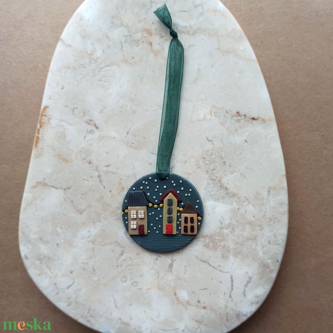 Gyurma karácsonyfadísz - téli házikók - karácsony - karácsonyi lakásdekoráció - karácsonyfadíszek - Meska.hu