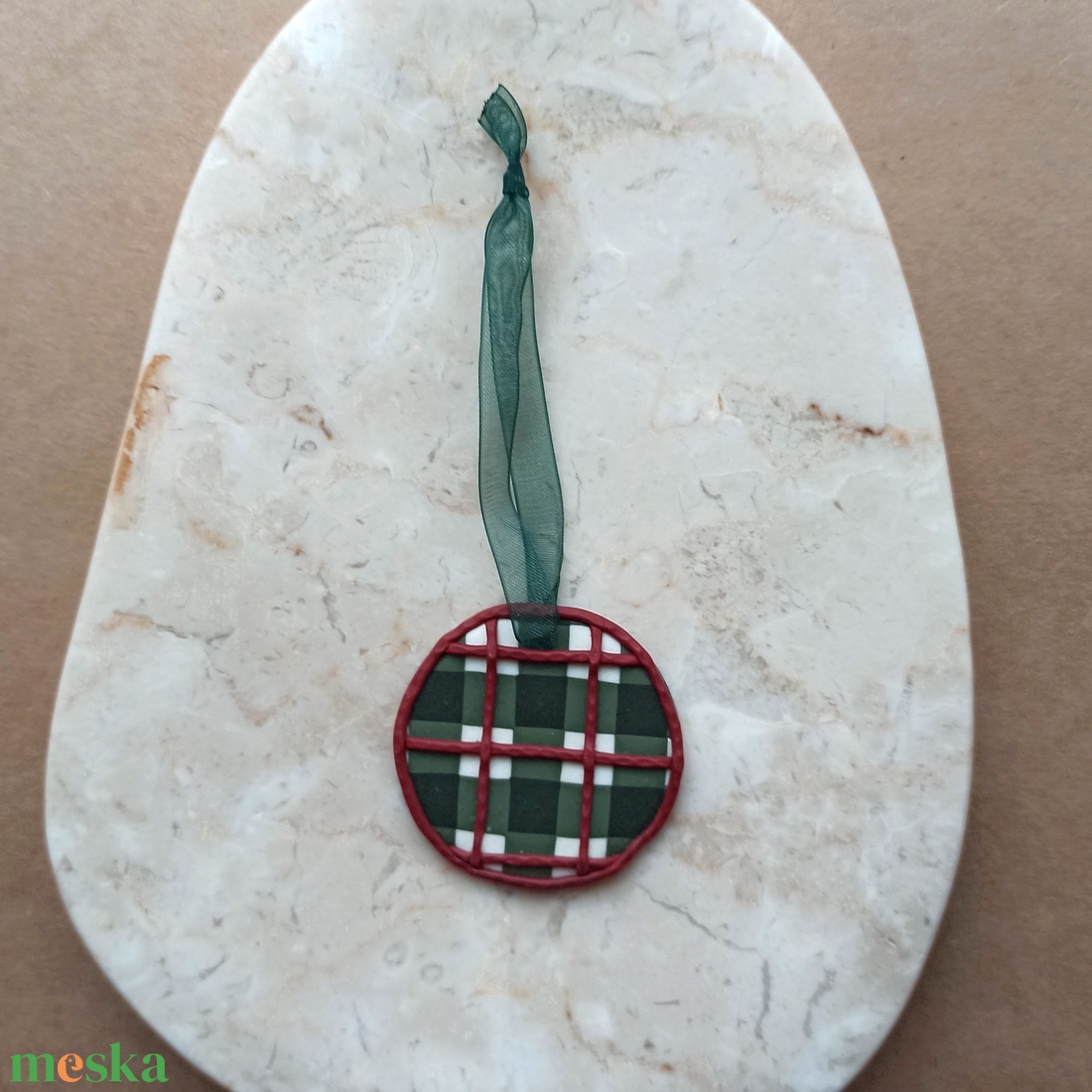 Gyurma karácsonyfadísz - kockás takaró - karácsony - karácsonyi lakásdekoráció - karácsonyfadíszek - Meska.hu