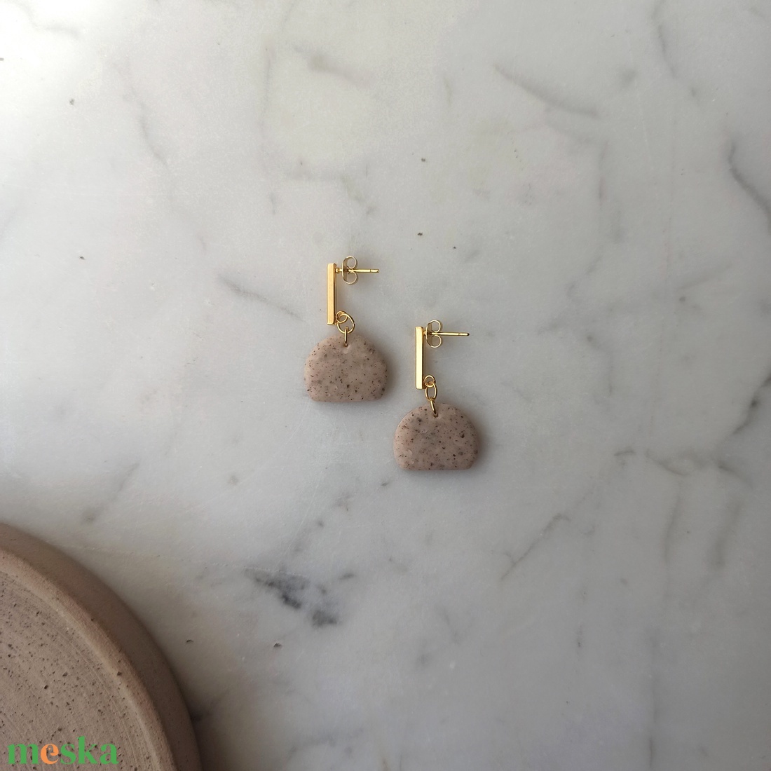 Félkör gyurma fülbevaló - ékszer - fülbevaló - lógó fülbevaló - Meska.hu