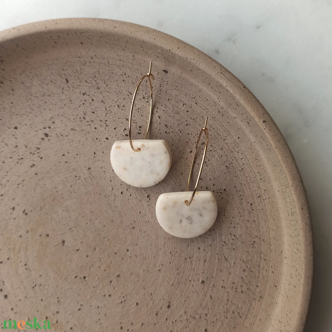 Félkör gyurma fülbevaló - ékszer - fülbevaló - lógó fülbevaló - Meska.hu