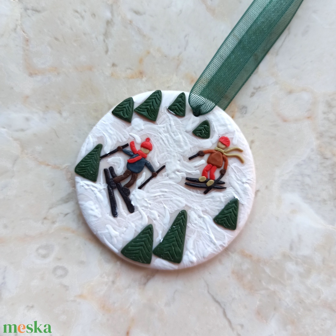 Gyurma karácsonyfadísz - sípálya - karácsony - karácsonyi lakásdekoráció - karácsonyfadíszek - Meska.hu