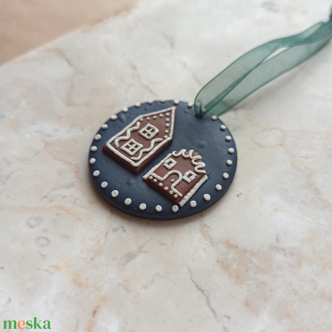 Gyurma karácsonyfadísz - mézeskalács ház - karácsony - karácsonyi lakásdekoráció - karácsonyfadíszek - Meska.hu