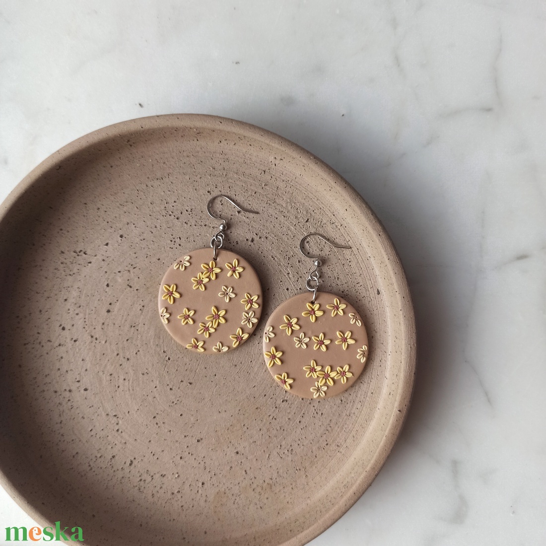 Virágos fülbevaló - ékszer - fülbevaló - lógó fülbevaló - Meska.hu