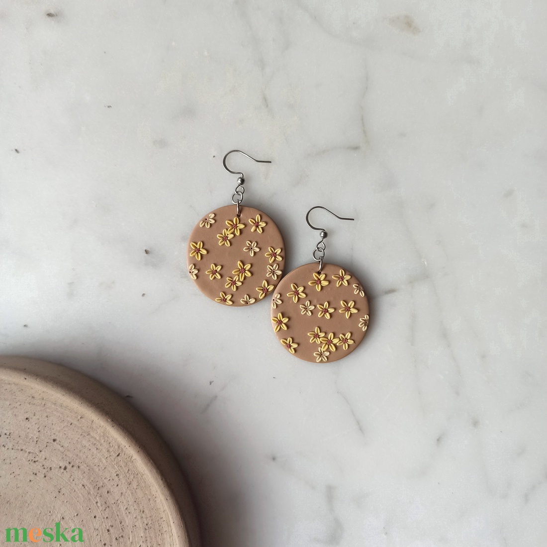 Virágos fülbevaló - ékszer - fülbevaló - lógó fülbevaló - Meska.hu