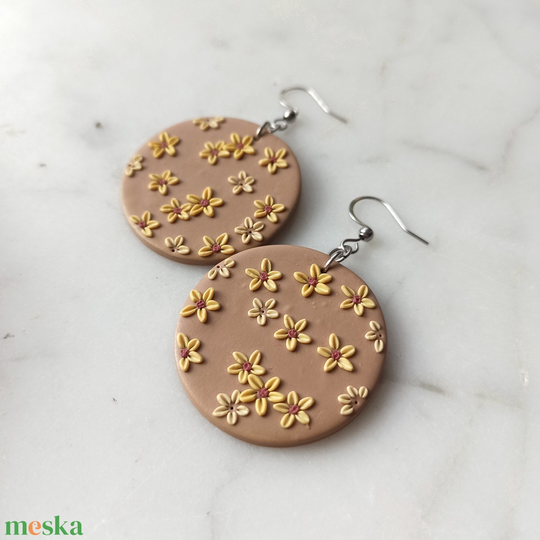 Virágos fülbevaló - ékszer - fülbevaló - lógó fülbevaló - Meska.hu