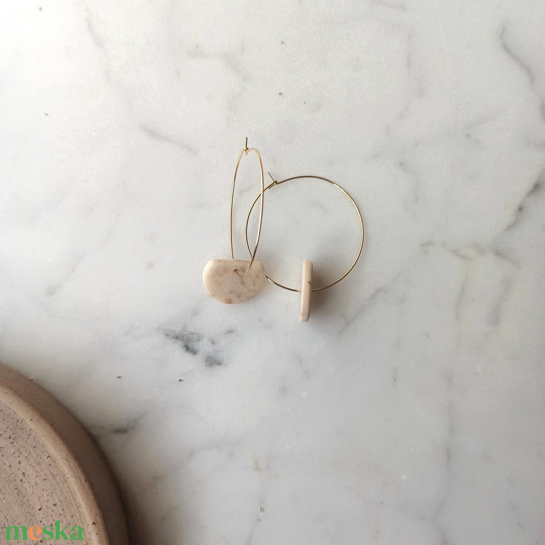Félkör gyurma fülbevaló - ékszer - fülbevaló - lógó fülbevaló - Meska.hu