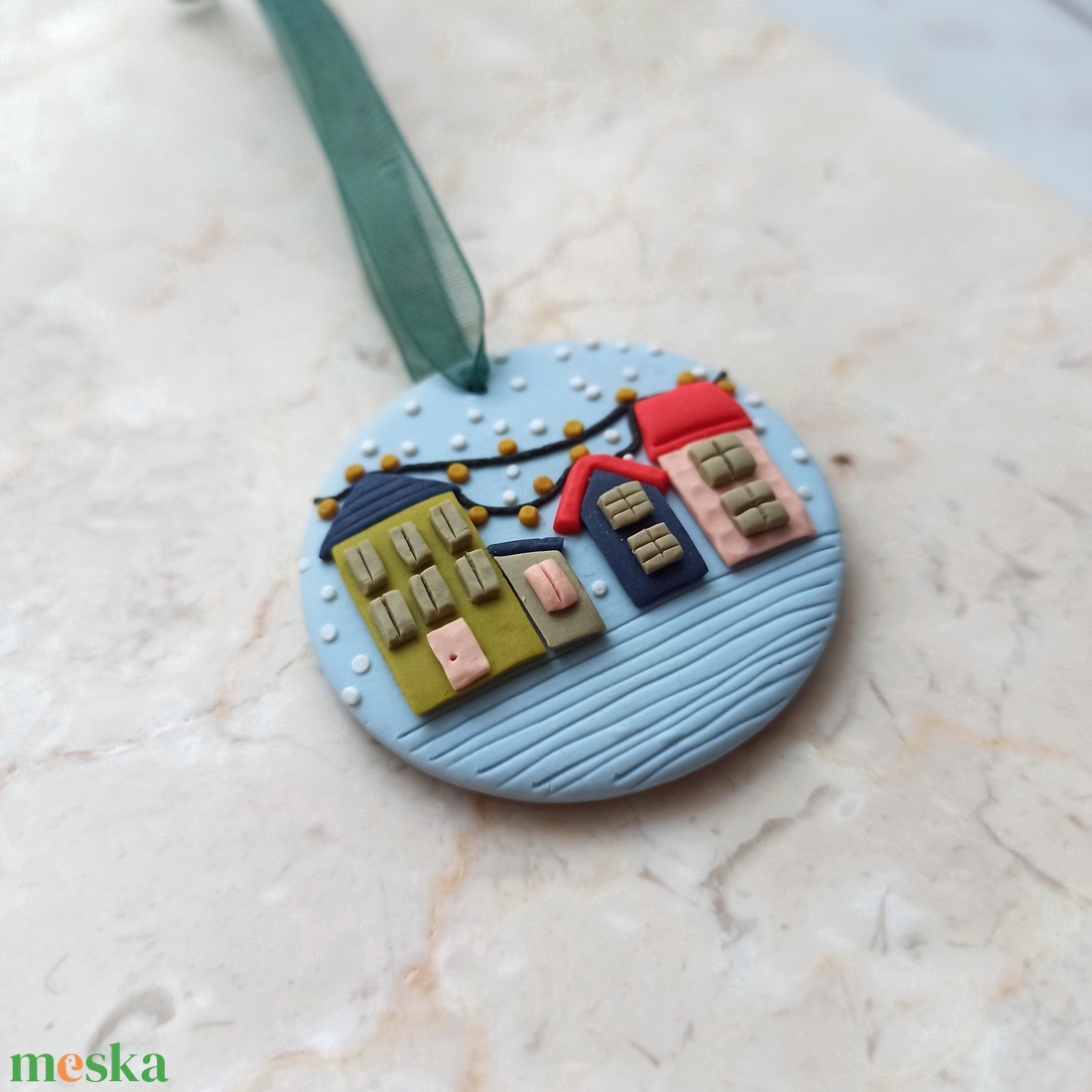 Gyurma karácsonyfadísz - téli házikók - karácsony - karácsonyi lakásdekoráció - karácsonyfadíszek - Meska.hu