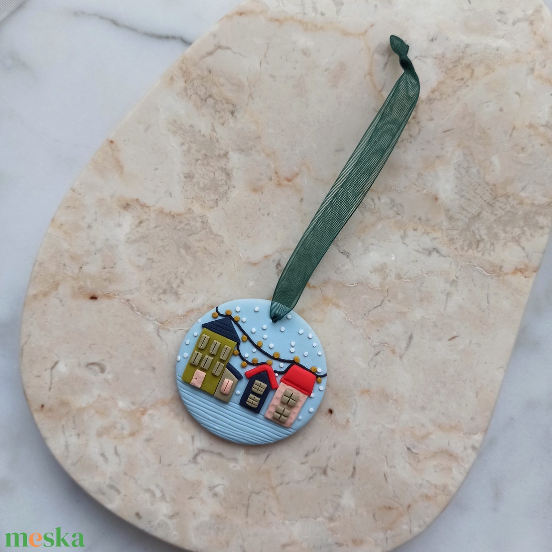 Gyurma karácsonyfadísz - téli házikók - karácsony - karácsonyi lakásdekoráció - karácsonyfadíszek - Meska.hu