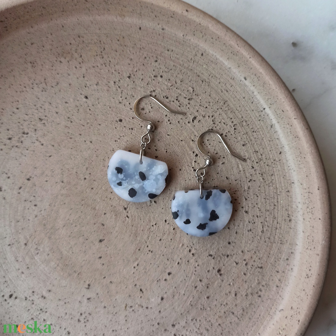 Félkör gyurma fülbevaló - ékszer - fülbevaló - lógó fülbevaló - Meska.hu