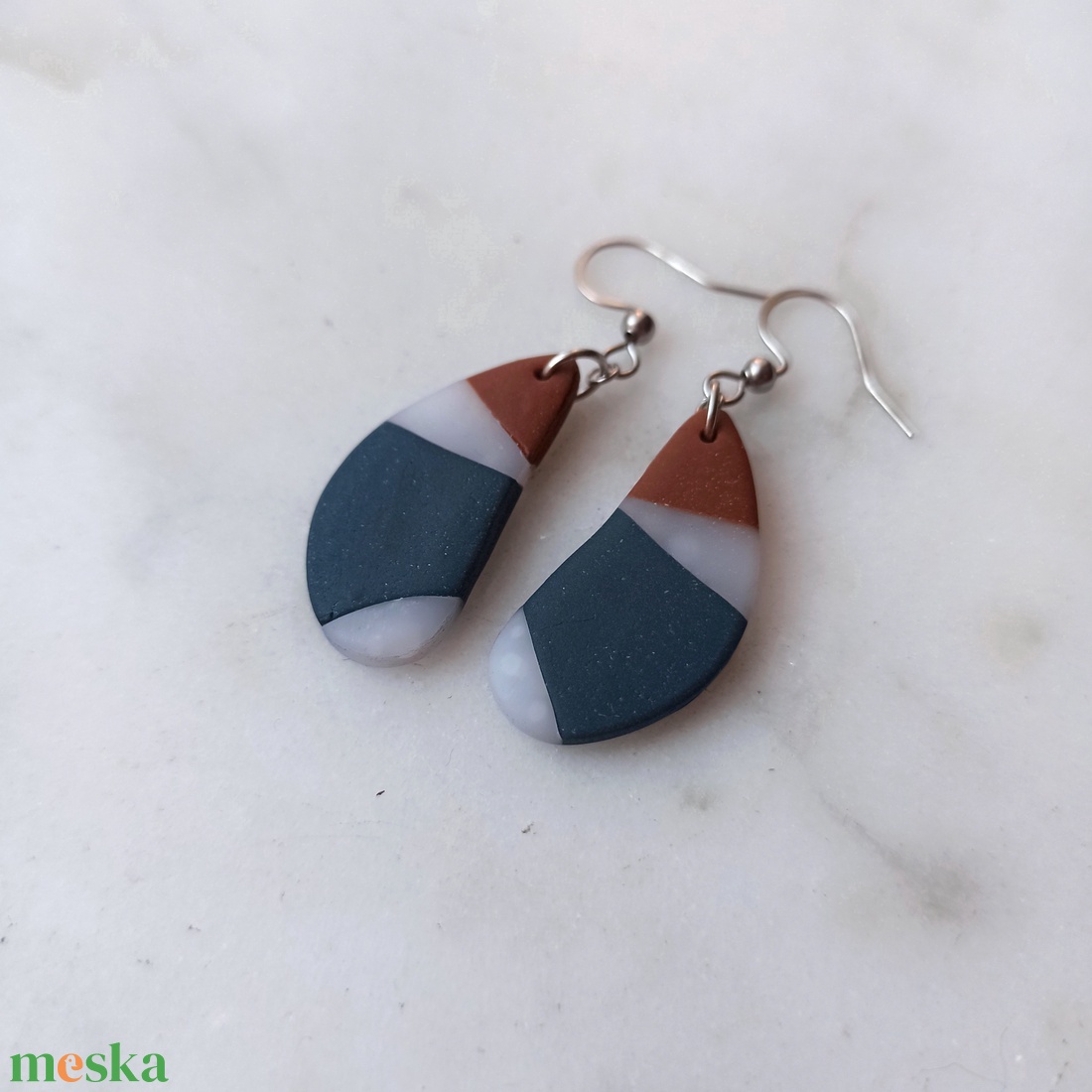 Csepp alakú gyurma fülbevaló - ékszer - fülbevaló - lógó fülbevaló - Meska.hu