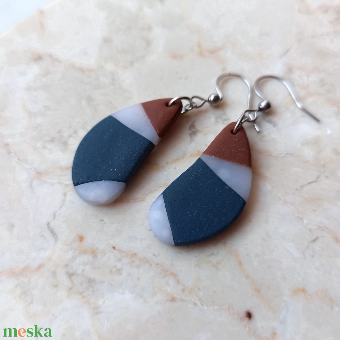 Csepp alakú gyurma fülbevaló - ékszer - fülbevaló - lógó fülbevaló - Meska.hu