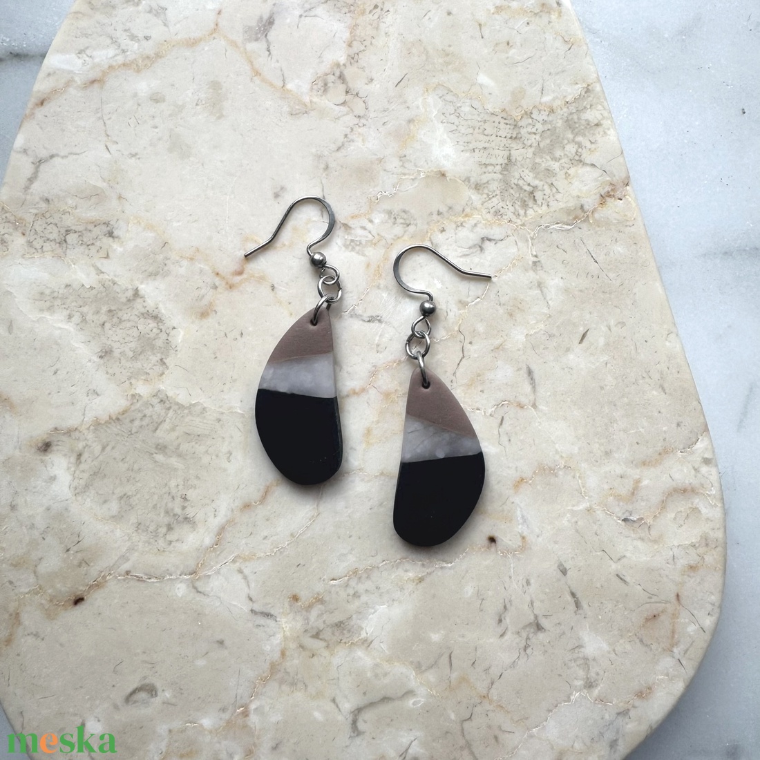 Csepp alakú gyurma fülbevaló - ékszer - fülbevaló - lógó fülbevaló - Meska.hu