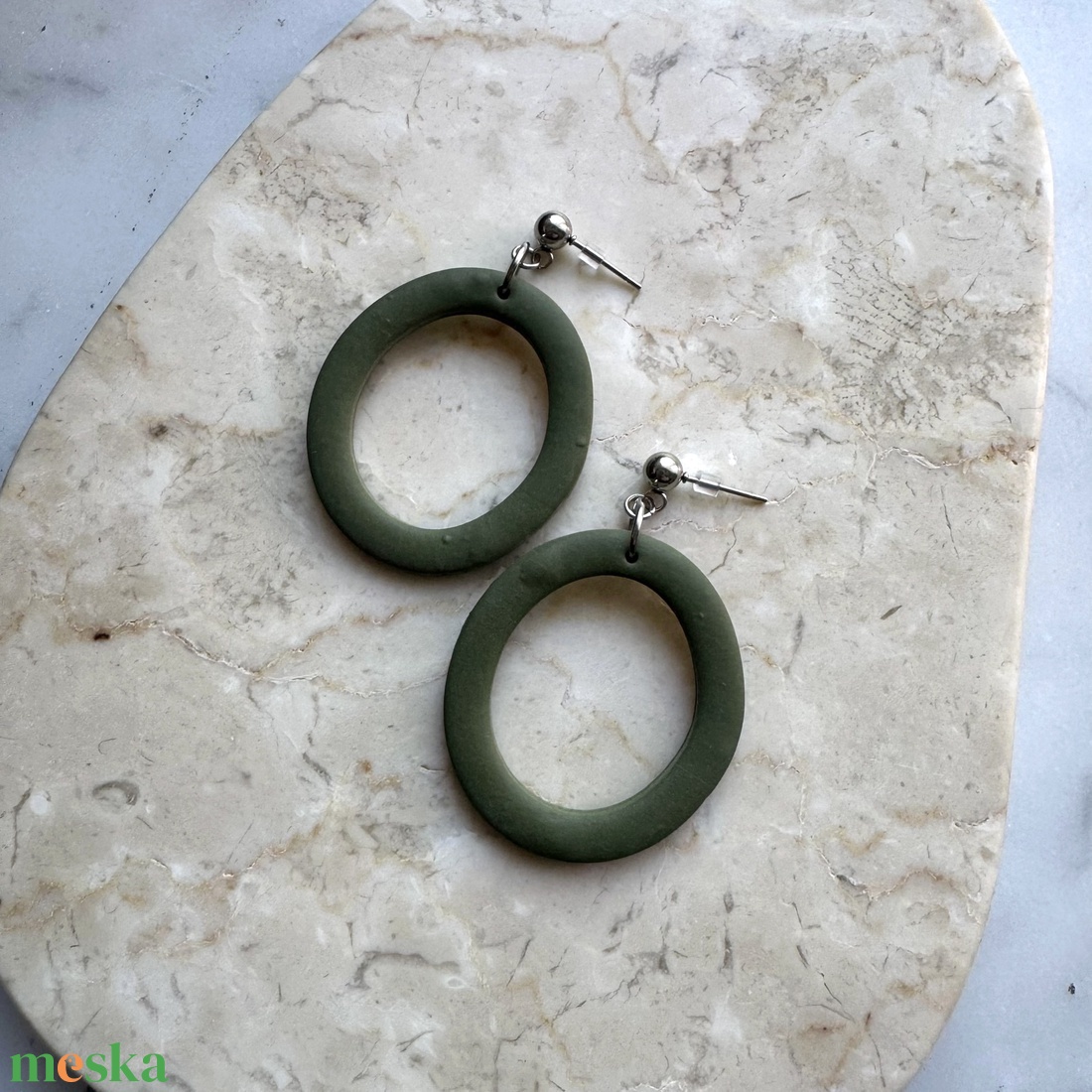 Ovális  bedugós fülbevaló - olíva - ékszer - fülbevaló - lógó fülbevaló - Meska.hu