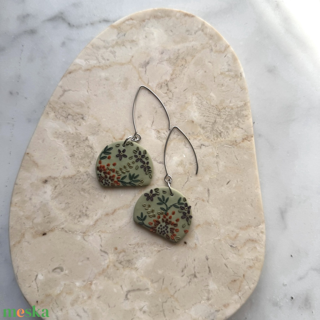 Virágos fülbevaló - ékszer - fülbevaló - lógó fülbevaló - Meska.hu