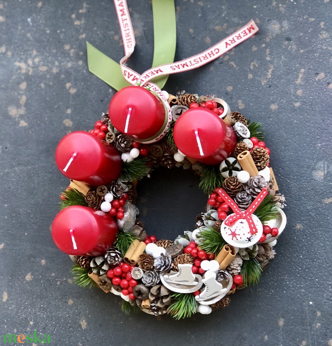Adventi koszorú korcsolyával - otthon & életmód - dekoráció - asztal és polc dekoráció - asztaldísz - Meska.hu